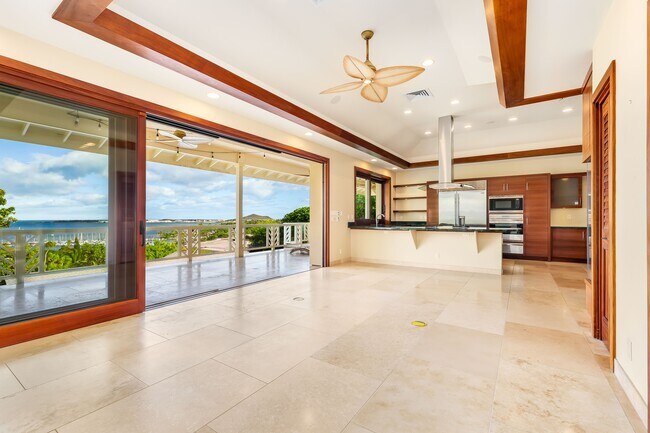 Foto del edificio - 44-113-113 Bayview Haven Pl