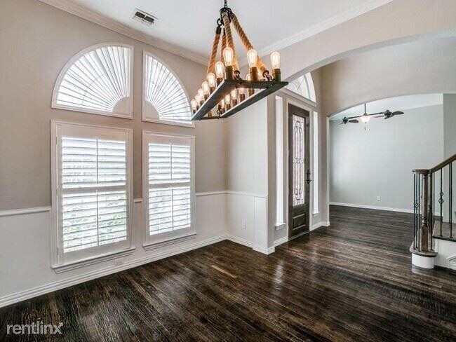 Building Photo - 3014 Abbey Ln
