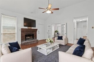 Building Photo - 2323 Weatherby Dr
