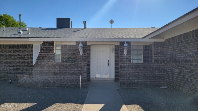 Building Photo - 320 Garden Grove Ln