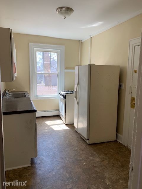 Foto del edificio - 1 br, 1 bath  - 204 Sherman Ave Apt A3