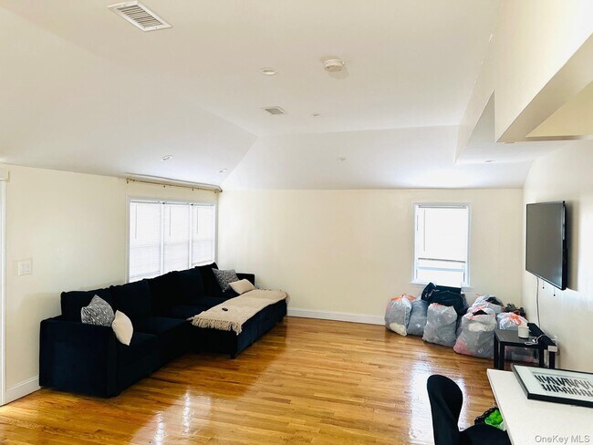 Foto del edificio - 114-32 168th St