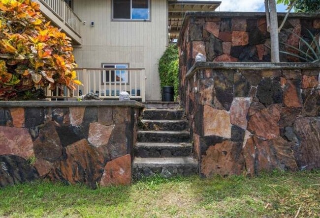 Building Photo - 73-1117 Mahilani Dr