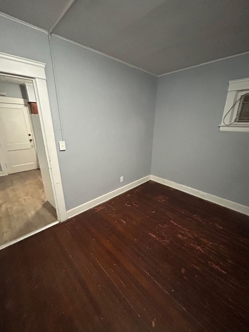 15610 Holmes Ave Cleveland, OH 44110 – photo 5