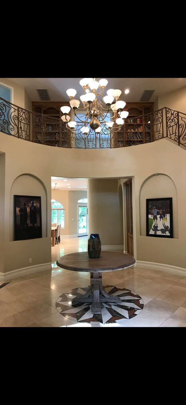 Foto del edificio - 5150 Teesdale Ave