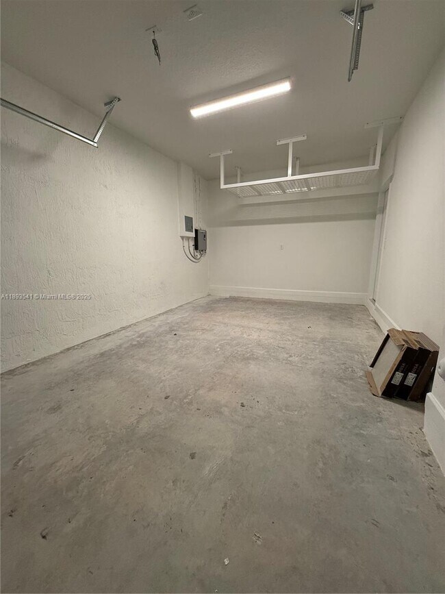 Foto del edificio - 682 SE 14th St