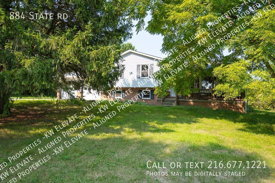 Primary Photo - Spacious Multi Floor 3 Bed, 3 Bath Home!