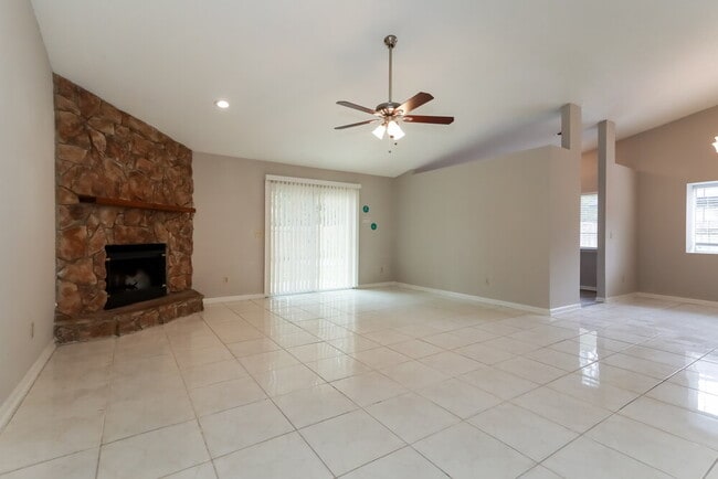 Building Photo - 8228 Honeysuckle Ln