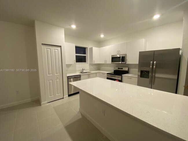 Foto del edificio - 2310 SE 28th Dr