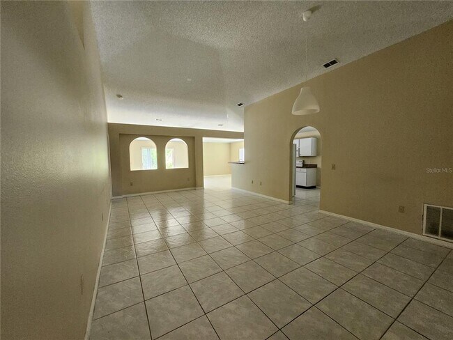Building Photo - 3243 Hunters Chase Loop