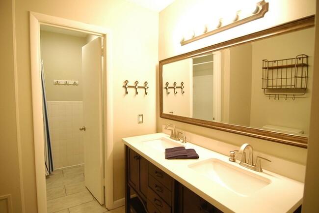 Foto del edificio - 5510 Country Dr