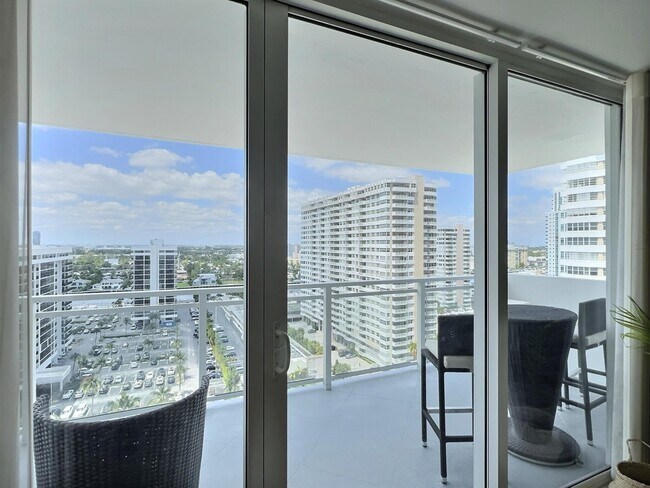Foto del edificio - 2030 S Ocean Dr