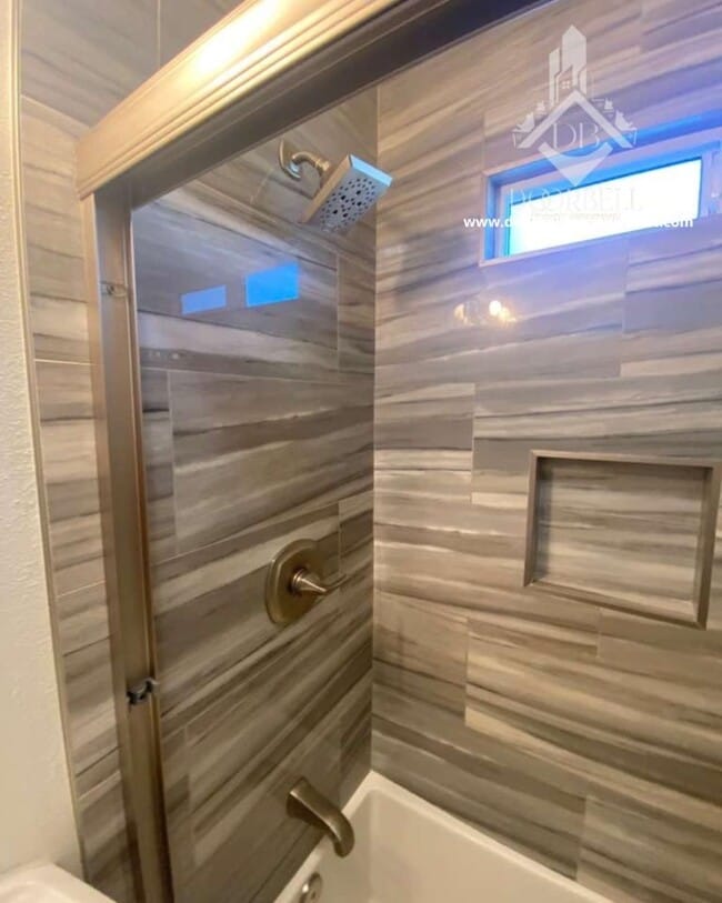 Foto del edificio - 24204 Clover Ave