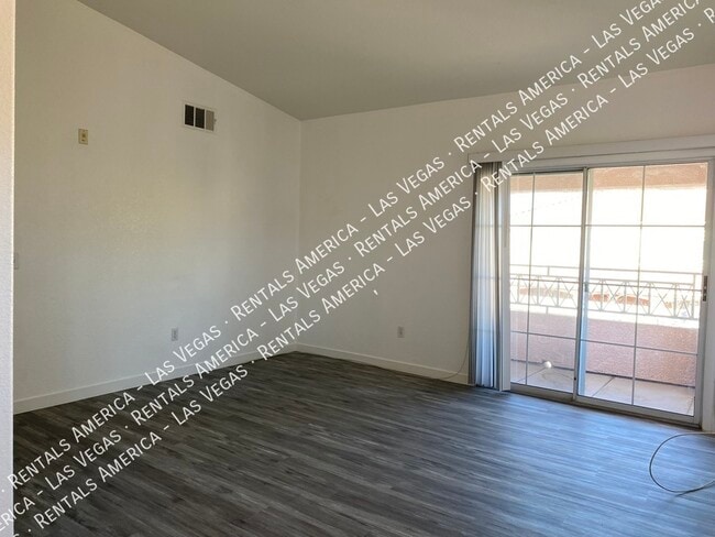 Building Photo - WELCOME HOME!! Gated Silver Pines 2bd 2ba ...
