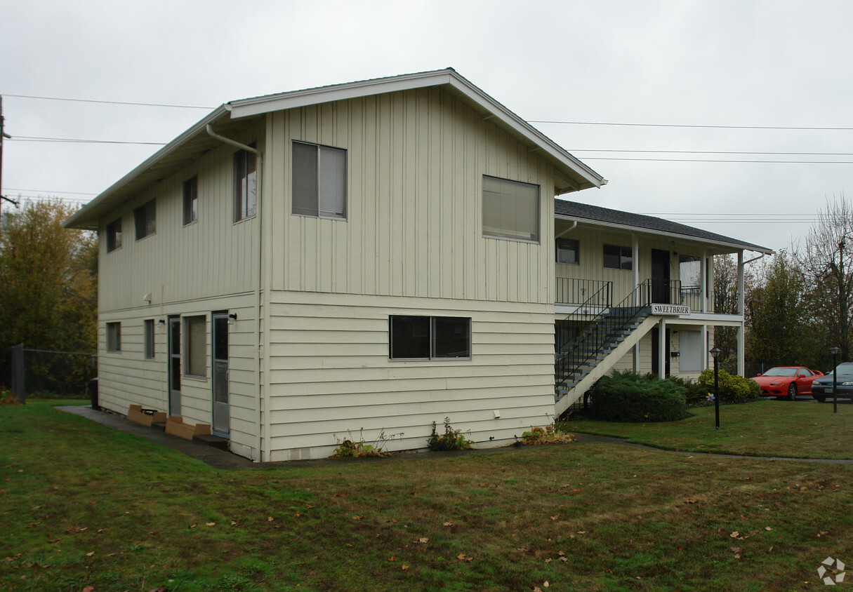 Building Photo - sweetbrier apartments