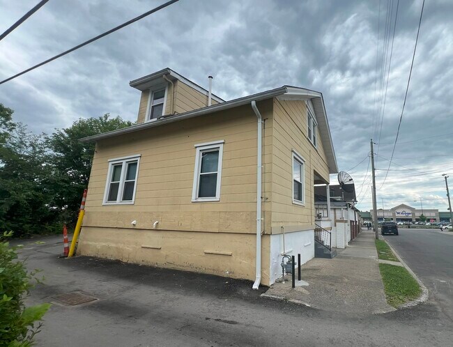 Foto del edificio - 673 S 27th St