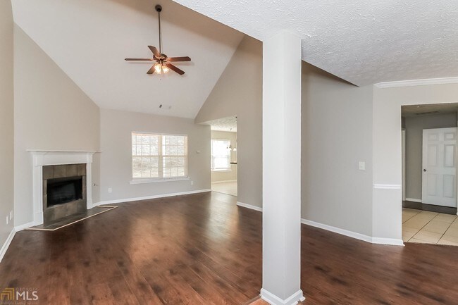 Building Photo - 6353 Aarons Way