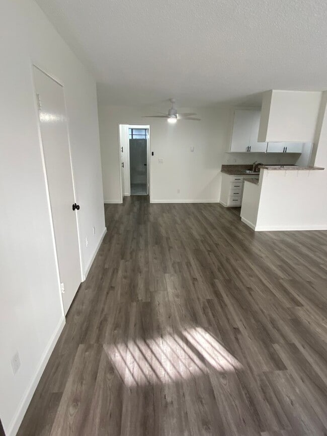 Interior Photo - La Playa 07-SM