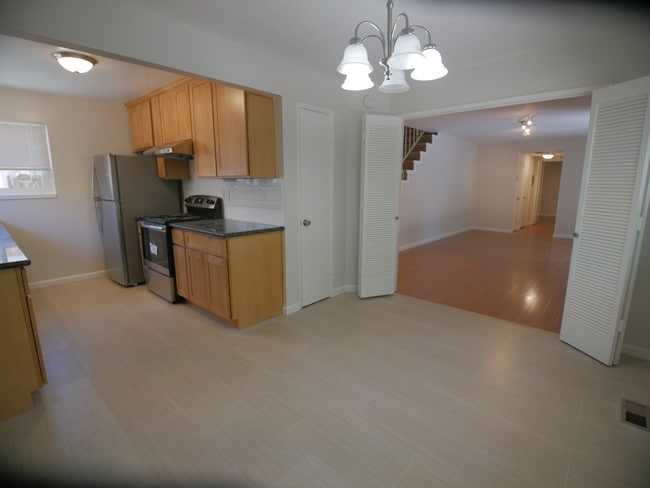 Building Photo - 1285 Manchester Dr