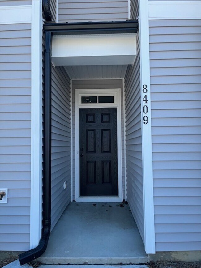 Foto del edificio - 8409 Paramount Point