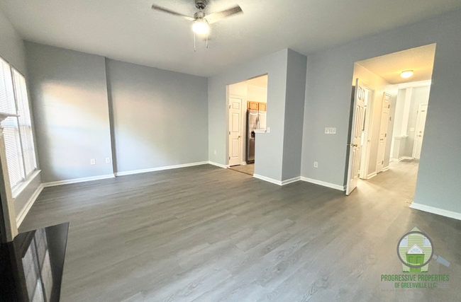 Building Photo - 214 Spring Crossing Cir