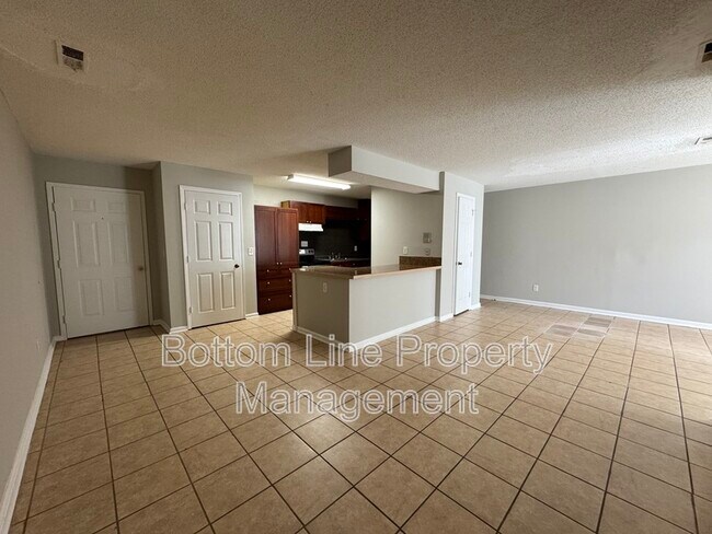 Building Photo - 6230 Rosecroft Dr