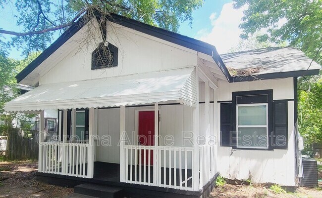 Building Photo - 104 Miller St