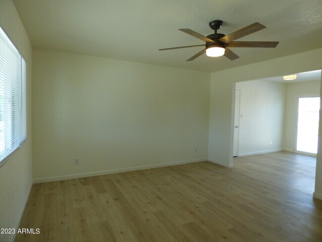 Building Photo - 6225 S Parkside Dr