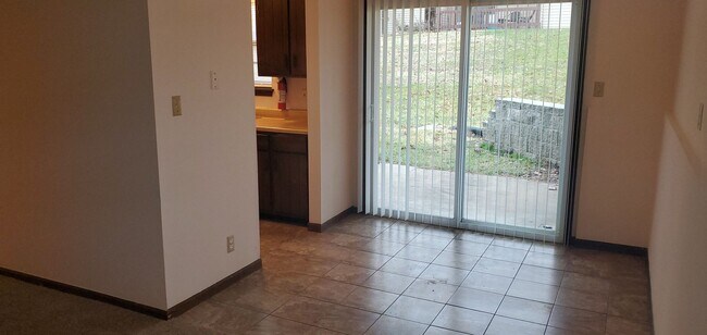 Foto del edificio - 3300 Albany Ct