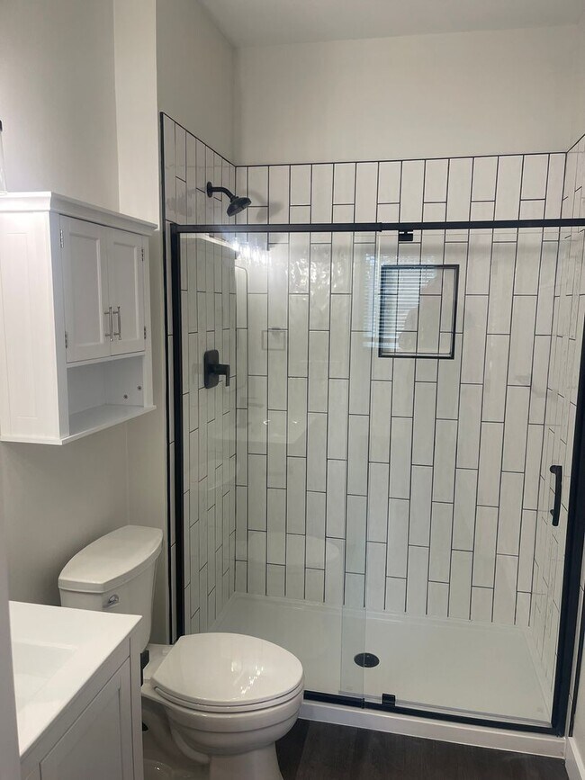 Building Photo - Brand new 2 bed/2 bath, central a/c, dishwasher, washer & dryer, deck & patio!