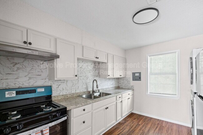 Building Photo - 1196 Aubra Rd