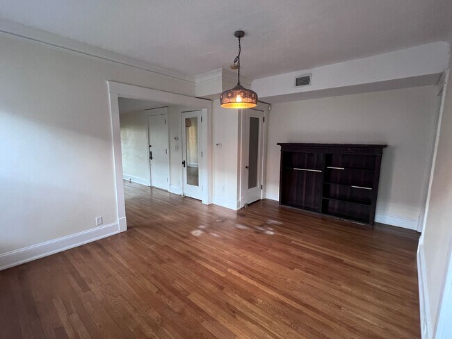Foto del edificio - 2476 Derbyshire Rd