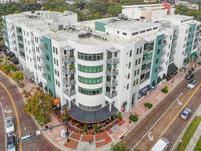Foto del edificio - 10 N Summerlin Ave
