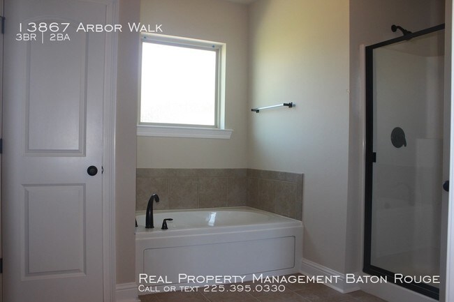 Building Photo - Beautiful Home in Arbor Walk
