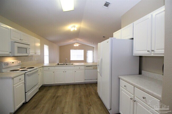 Building Photo - 3044 Illinois Pl
