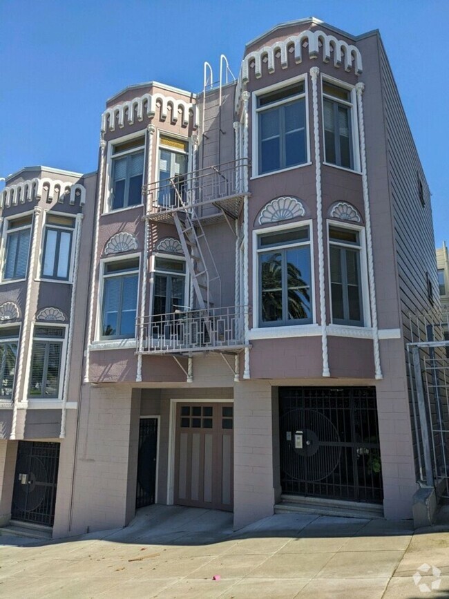 Building Photo - 1125 Dolores St