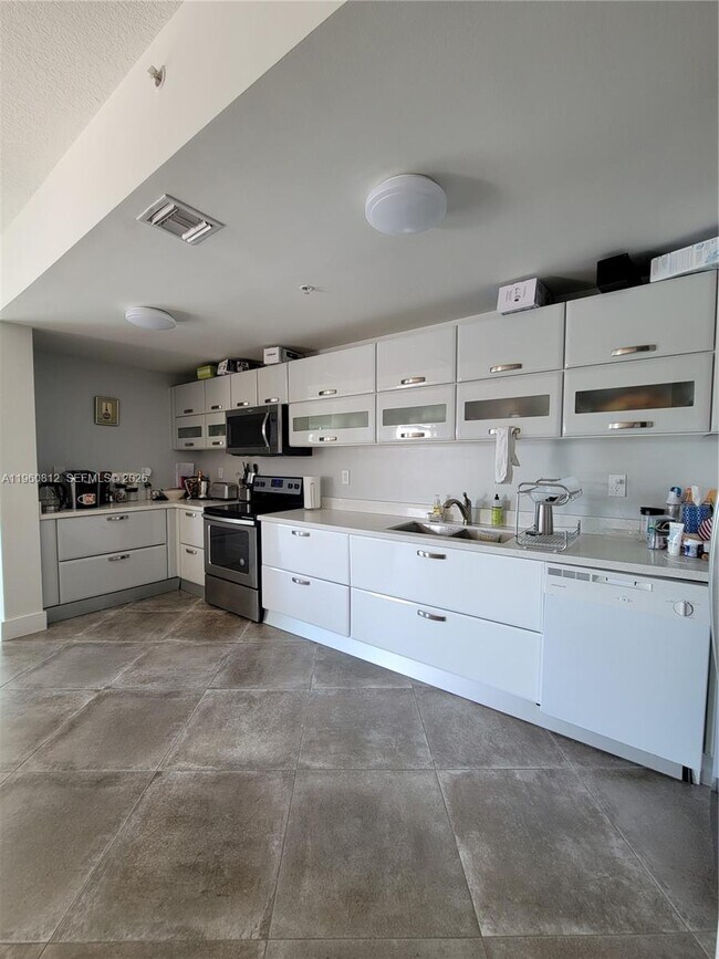 Foto del edificio - 6580 Indian Creek Dr