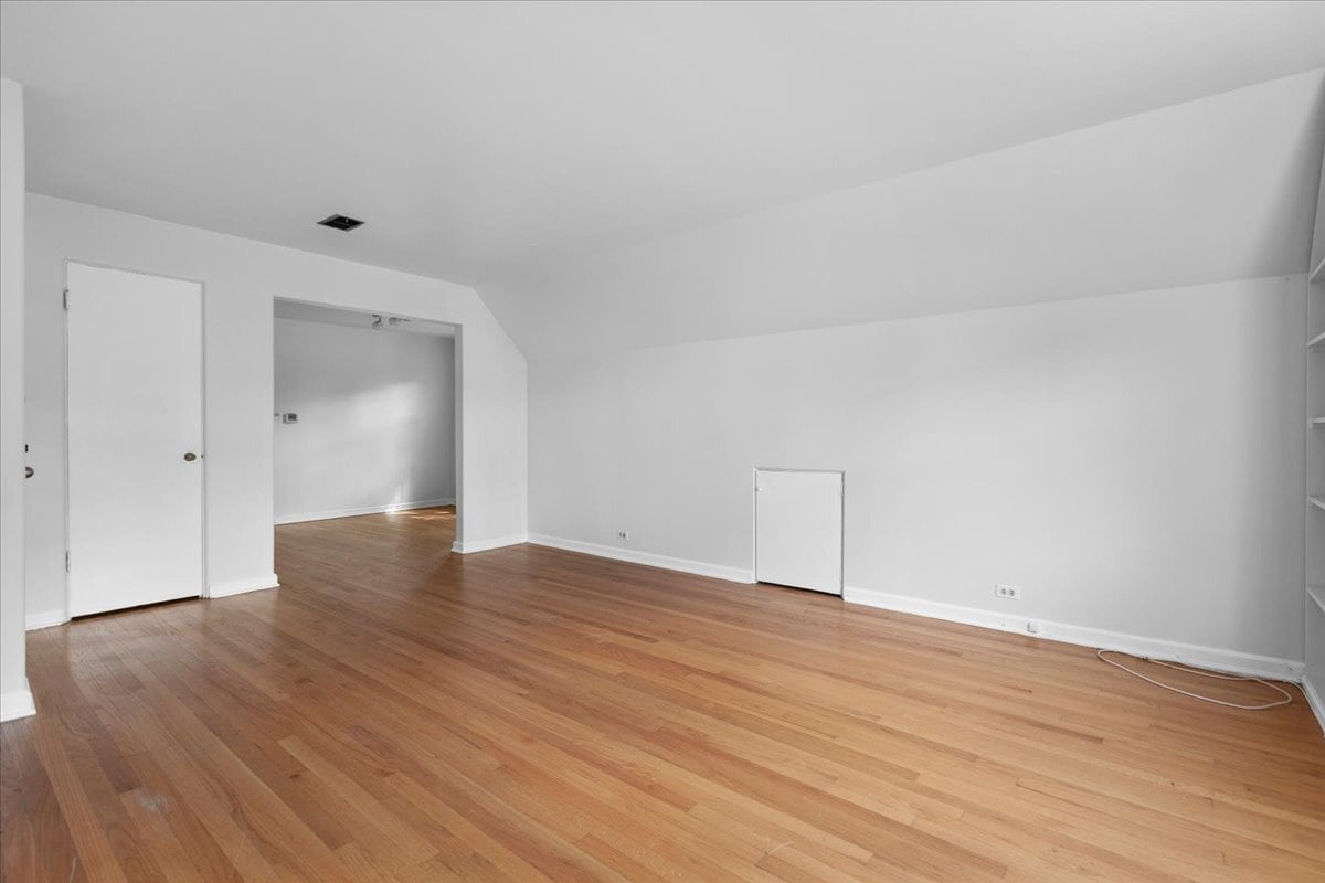 Foto del edificio - 1456 W Irving Park Rd