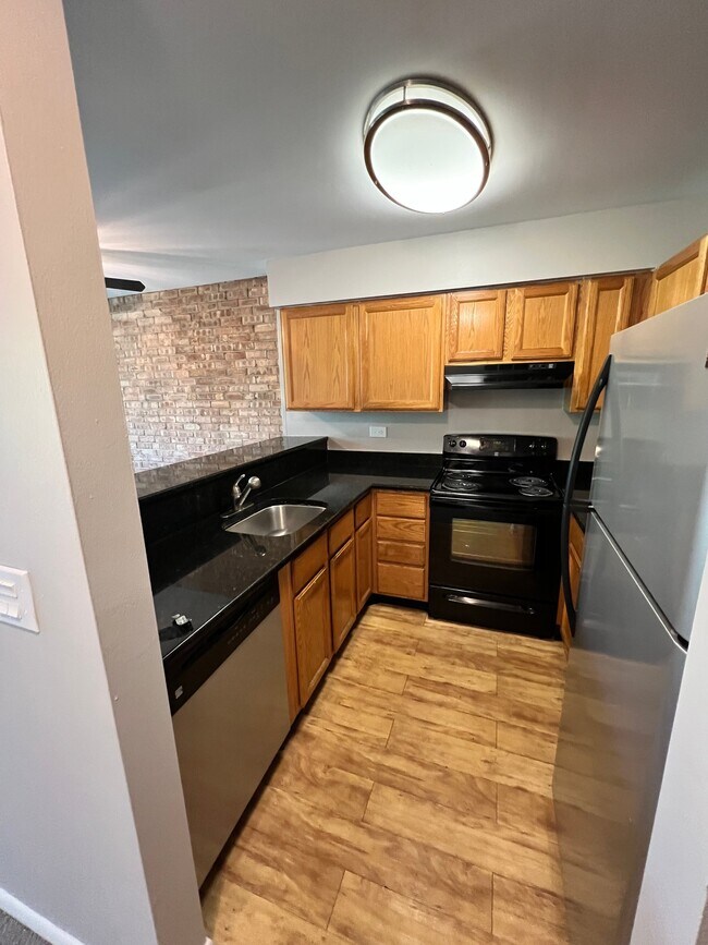 Building Photo - 5650 Abbey Dr