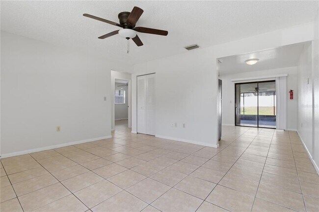 Foto del edificio - 216 4th Ave SW