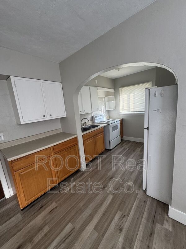 Photo - 1944 Victoria Ave House