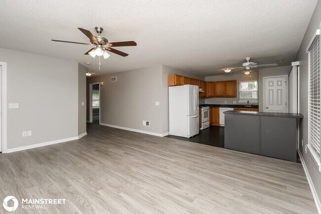 Building Photo - 12510 Oak Point Dr, Platte City, MO 64079