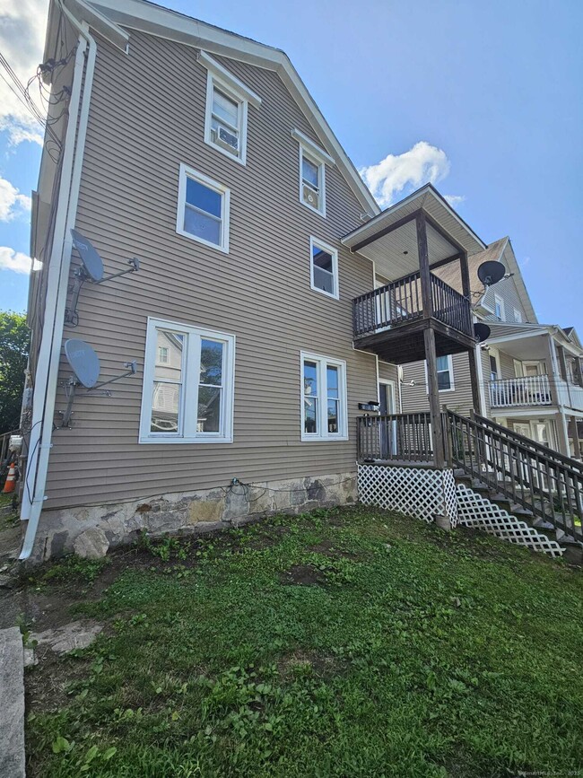 Building Photo - 28 2nd Ave