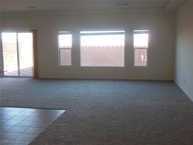 Foto del edificio - 6390 Jackson Spring Rd