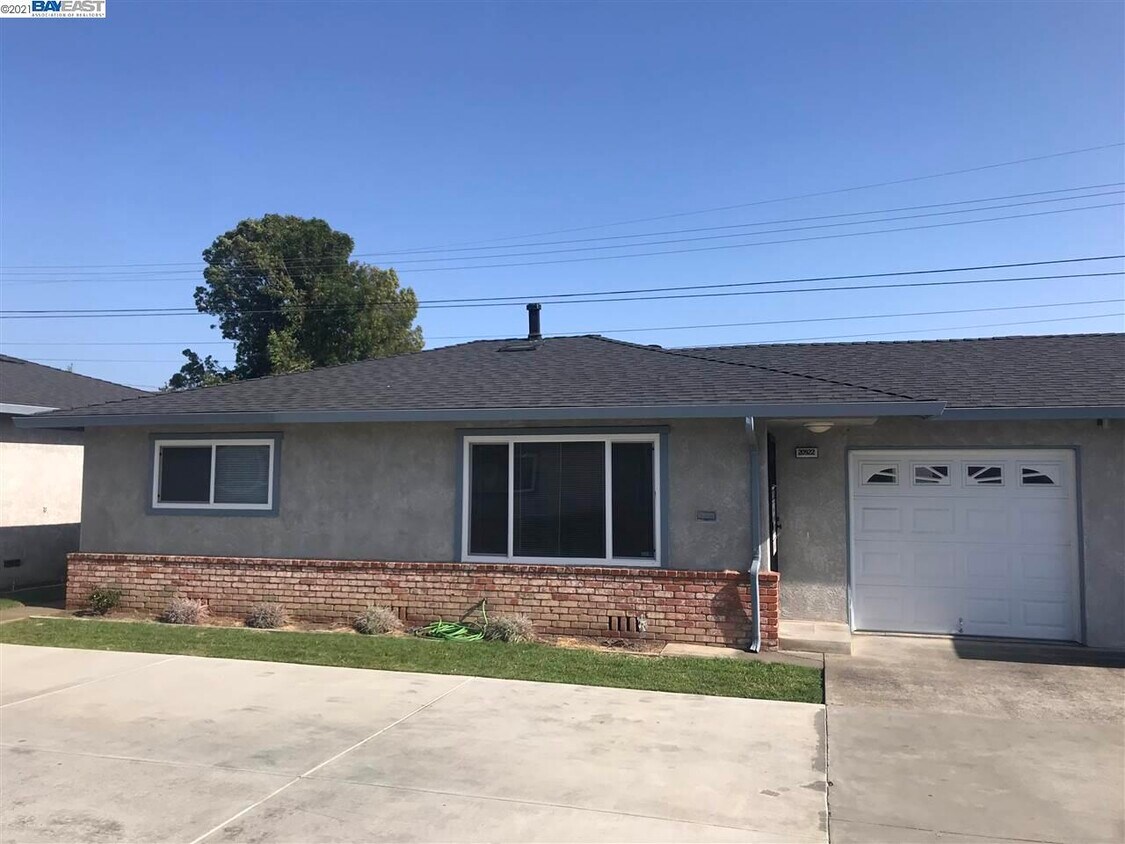 Primary Photo - 20922 Royal Ave