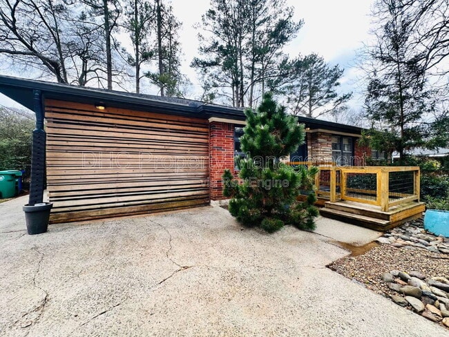 Photo - 3231 Bonway Dr House