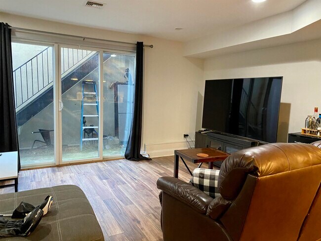Foto del edificio - 619 Bloomfield St