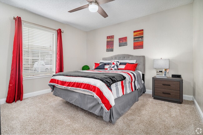 Foto del edificio - Chase Hill Apartments