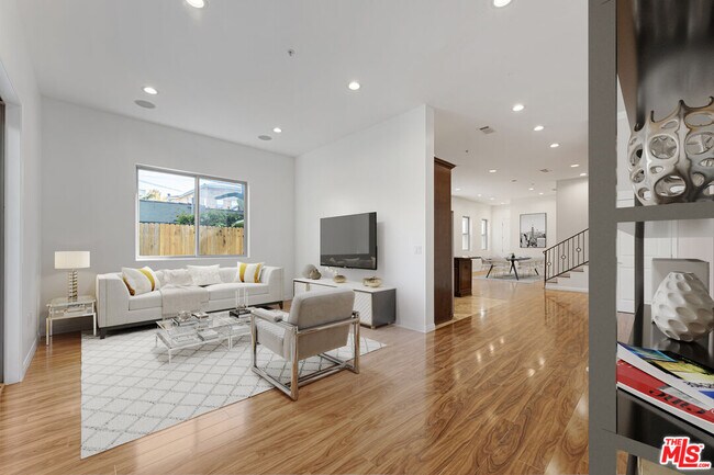 Foto del edificio - 6069 Horner St