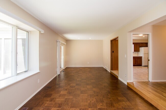 Foto del edificio - 2751 Aurora St